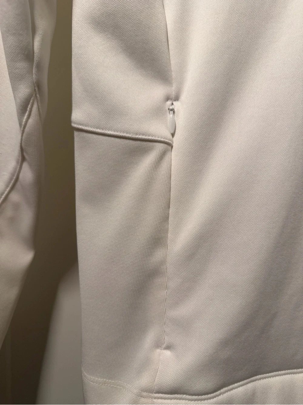 Women’s Nike performance Cream Half-Zip Pullover long sleeve top